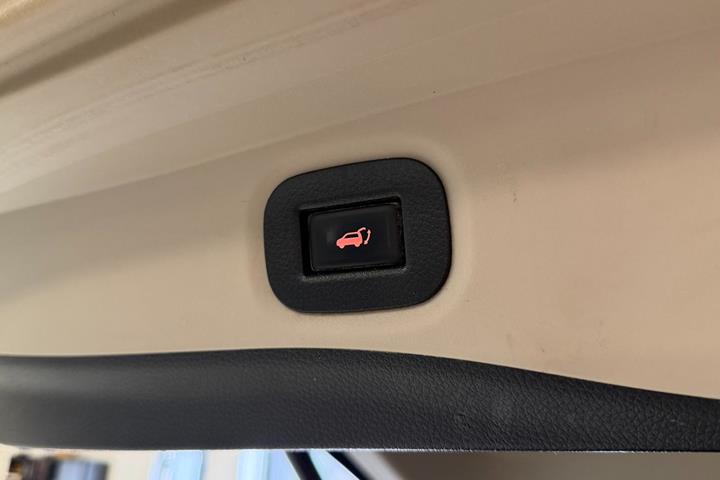 Sort Nissan X-Trail fra 2019
