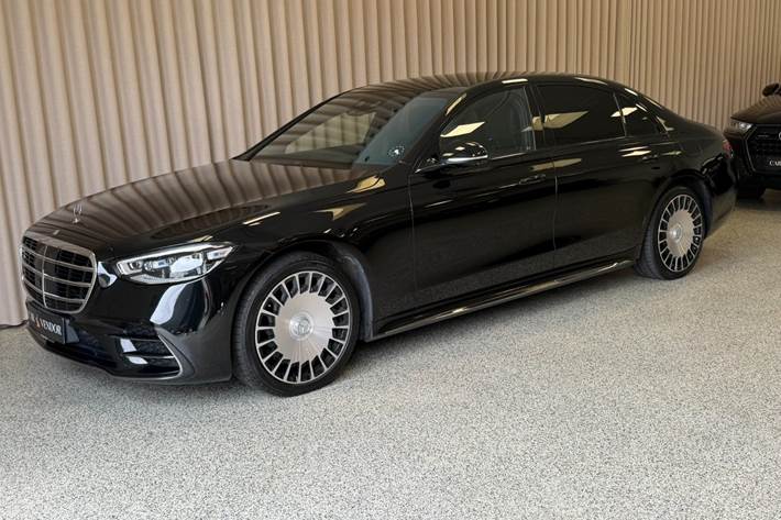 Sort Mercedes S580 e fra 2022