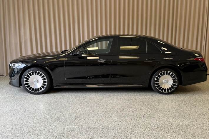 Sort Mercedes S580 e fra 2022