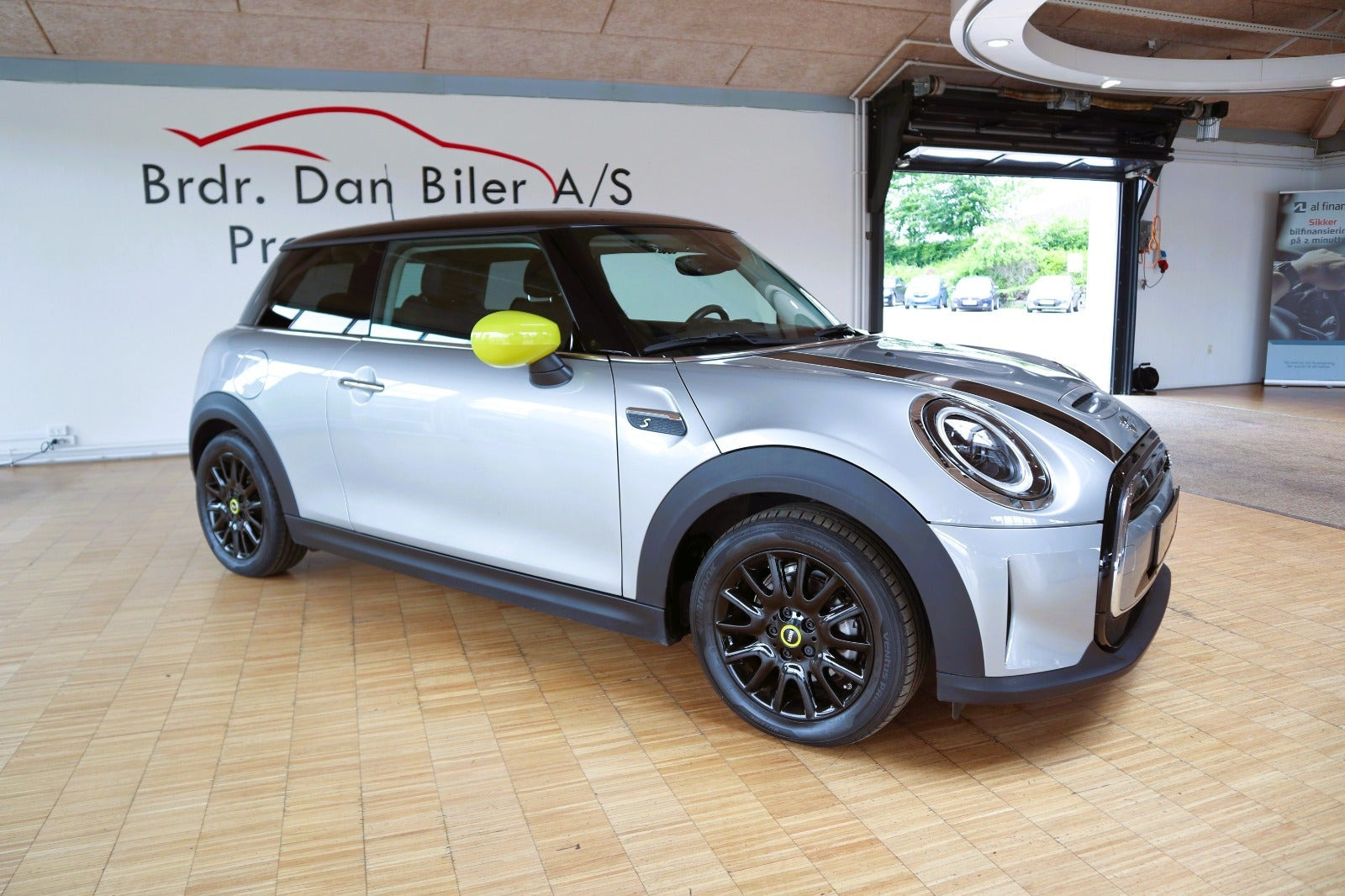 Grå Mini Cooper SE fra 2023