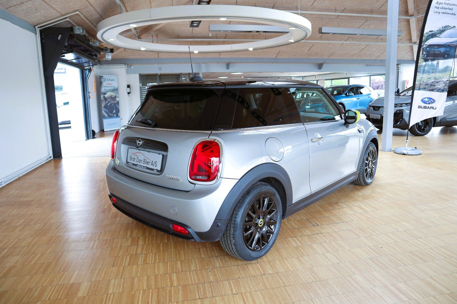 Grå Mini Cooper SE fra 2023