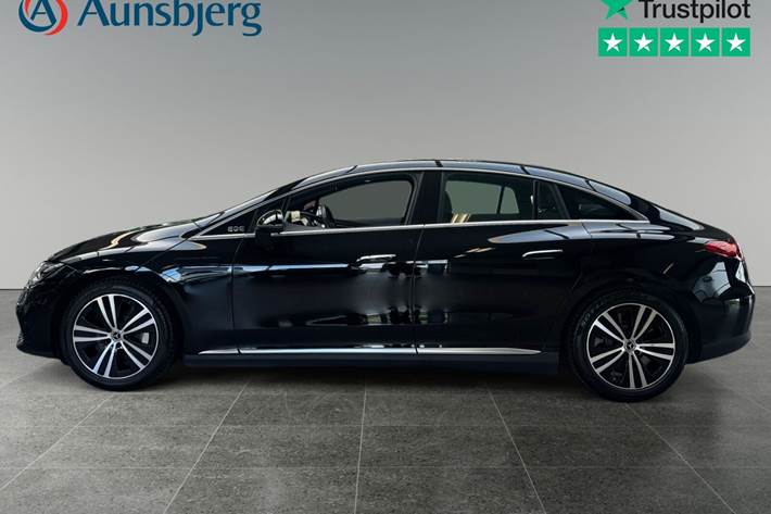 Sort Mercedes EQE300 fra 2023