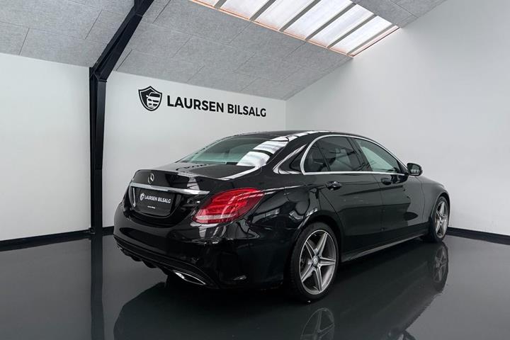 Sort Mercedes C220 d fra 2016