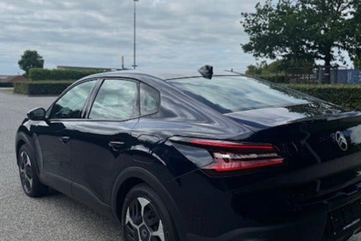 Blå Citroën ë-C4 X fra 2025