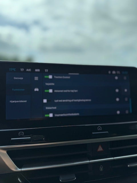 Blå Citroën ë-C4 X fra 2025