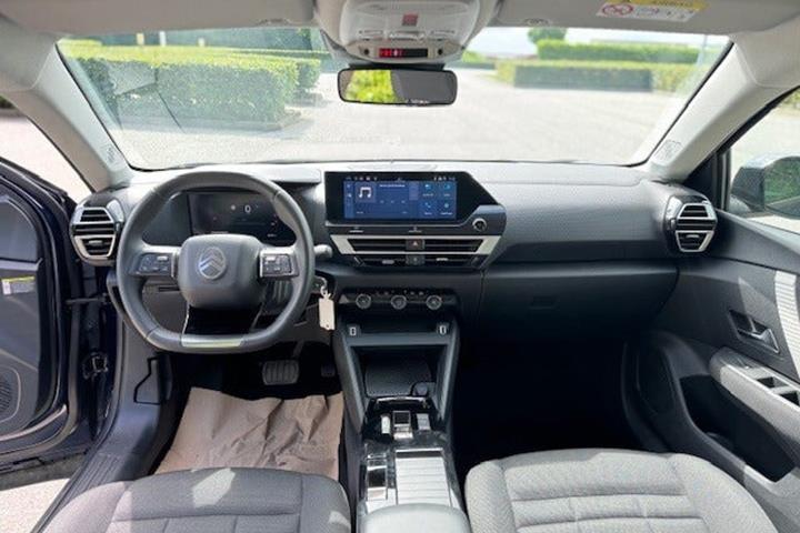 Blå Citroën ë-C4 X fra 2025