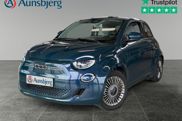 Blå Fiat 500e fra 2022