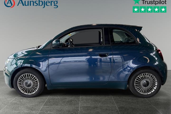 Blå Fiat 500e fra 2022