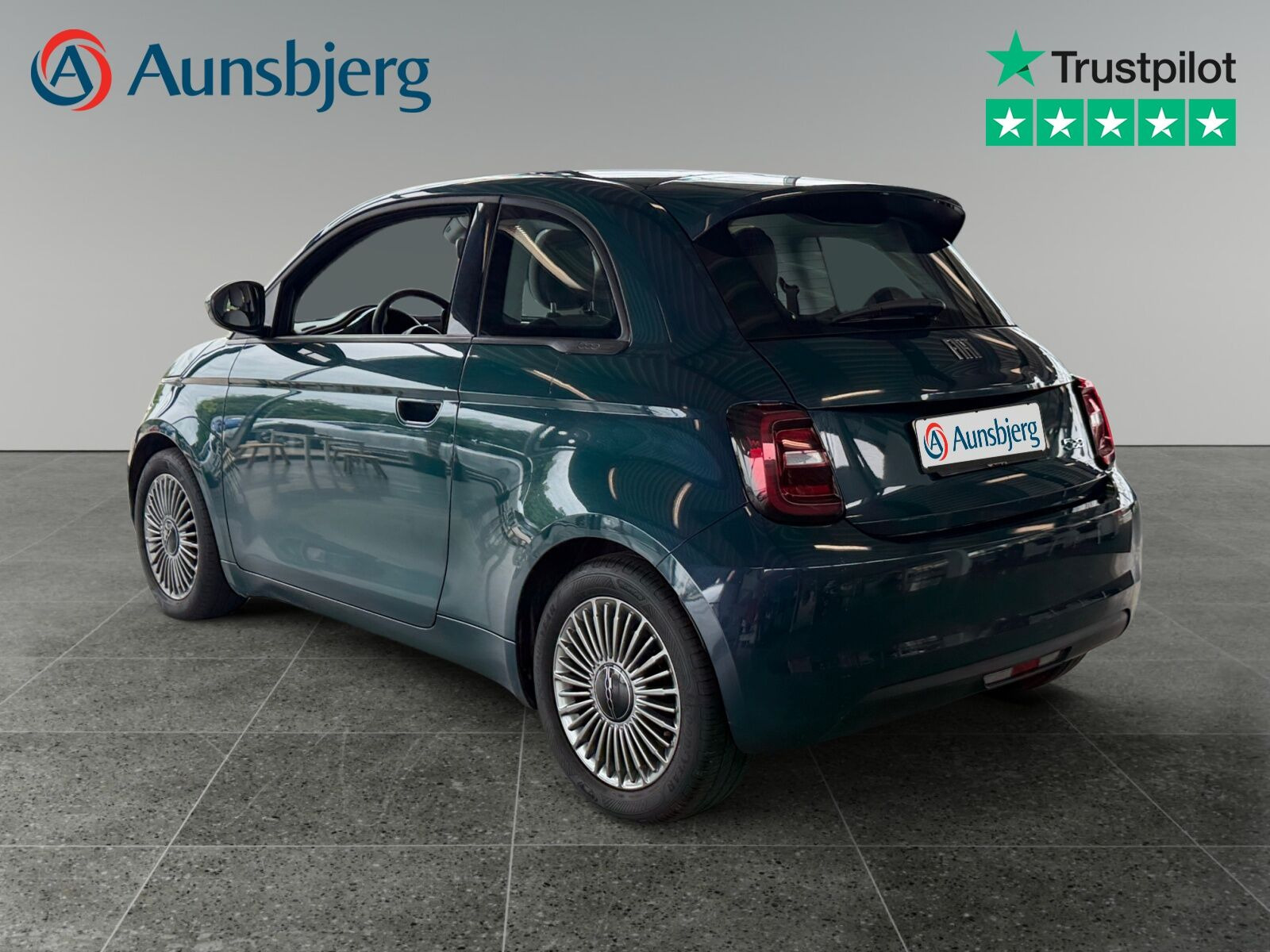 Blå Fiat 500e fra 2022