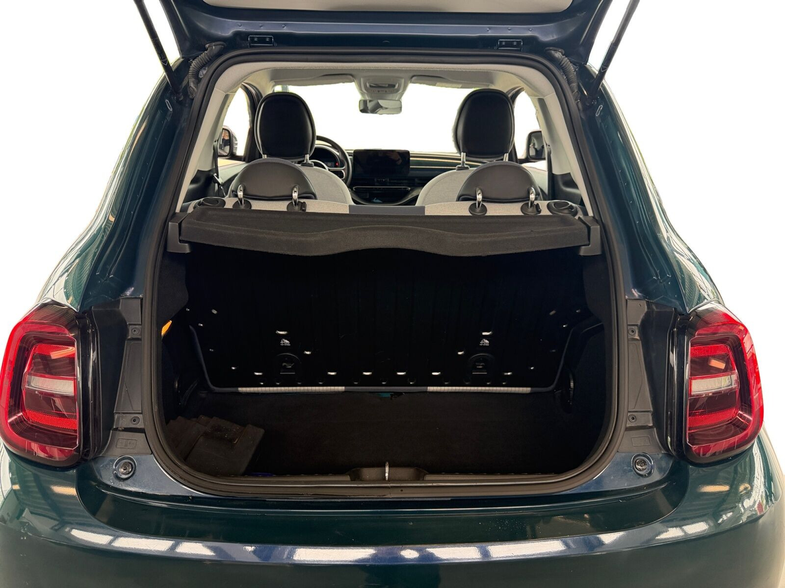 Blå Fiat 500e fra 2022