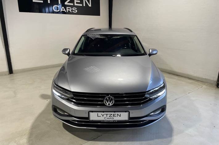Sølv VW Passat fra 2020