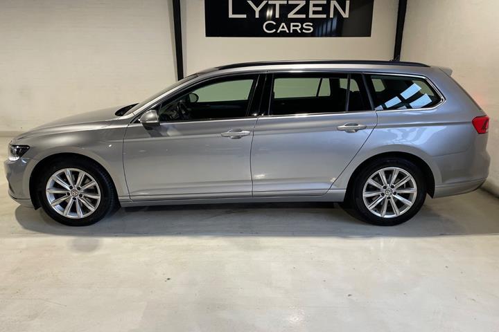 Sølv VW Passat fra 2020