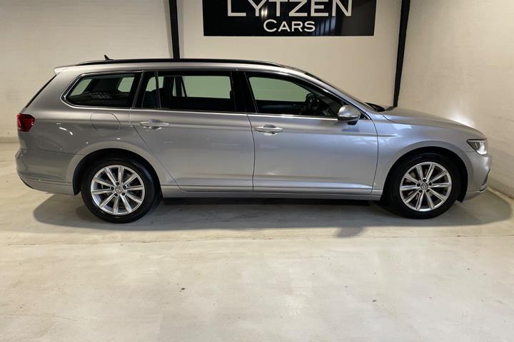 Sølv VW Passat fra 2020