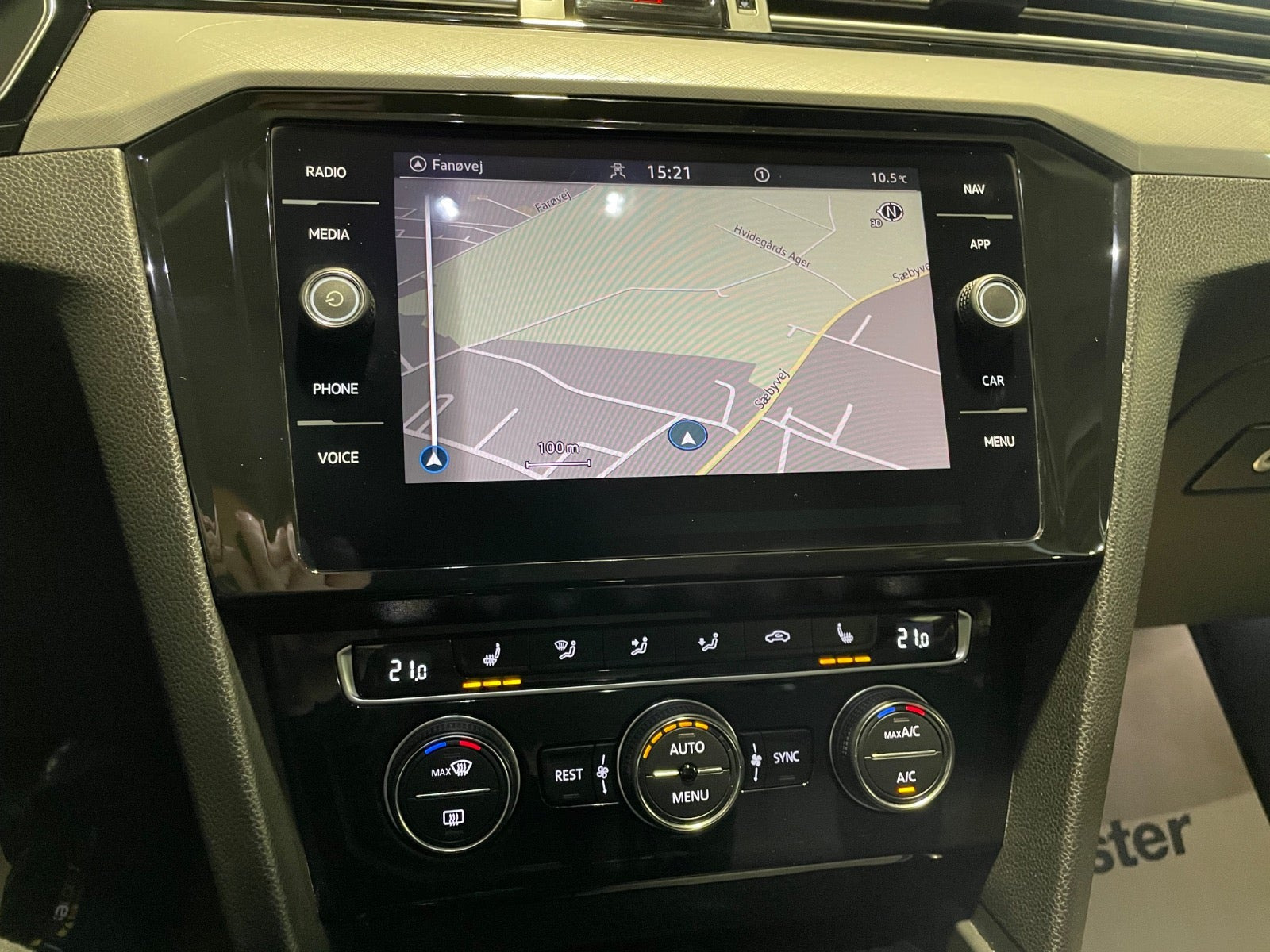 Sølv VW Passat fra 2020