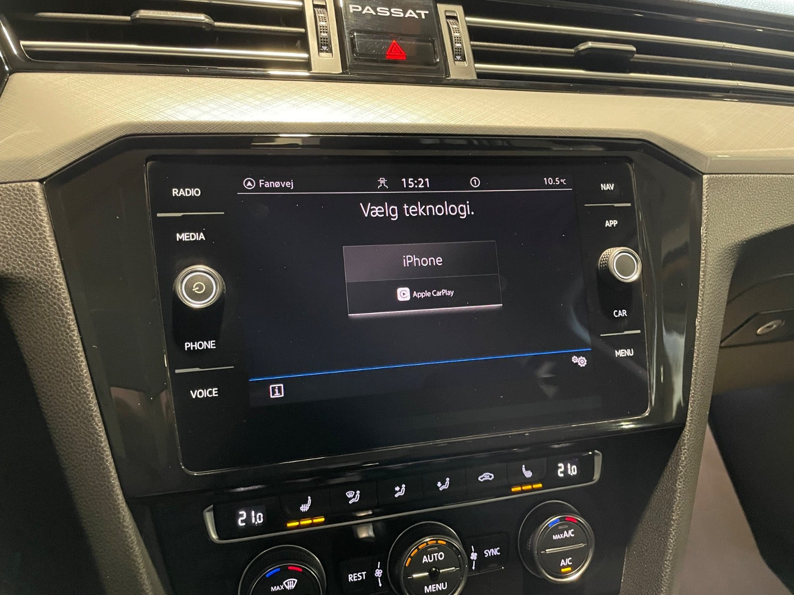 Sølv VW Passat fra 2020