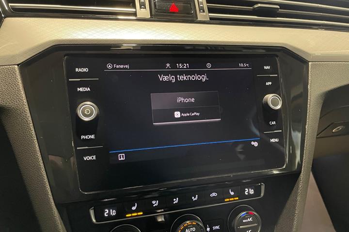Sølv VW Passat fra 2020