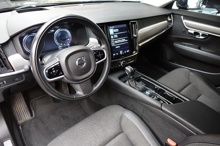 Grå Volvo V90 fra 2018