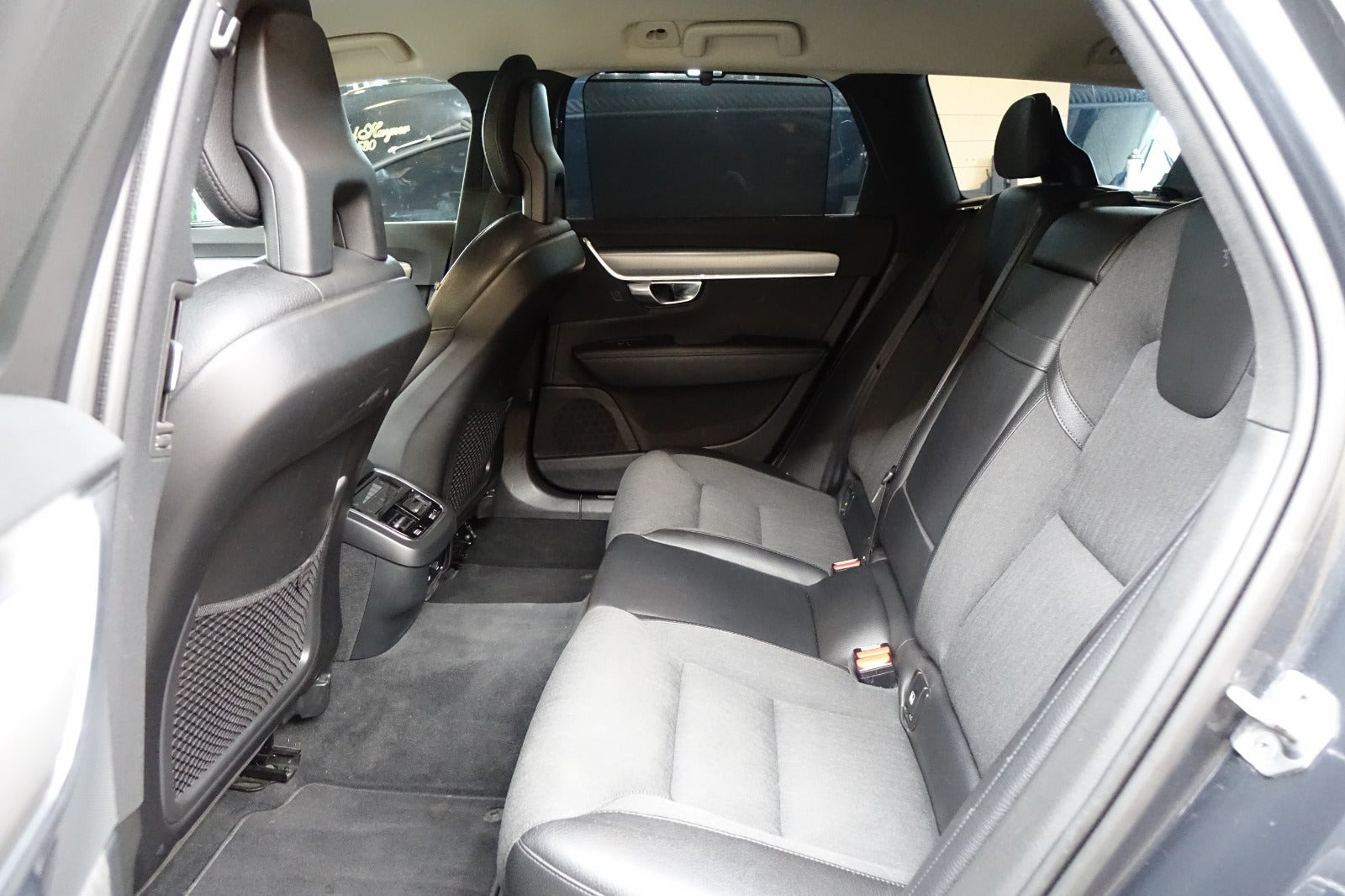 Grå Volvo V90 fra 2018
