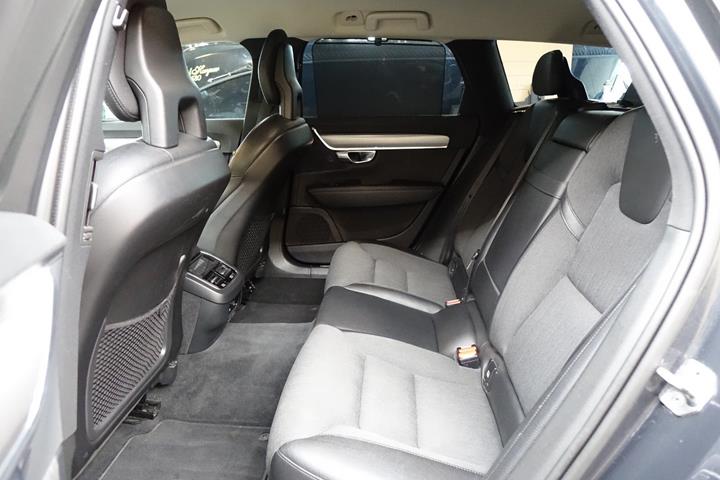 Grå Volvo V90 fra 2018