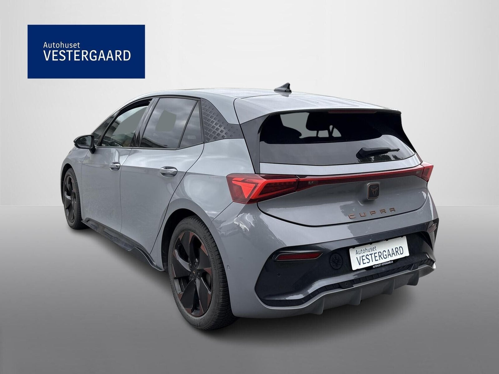 Grå Cupra Born fra 2023