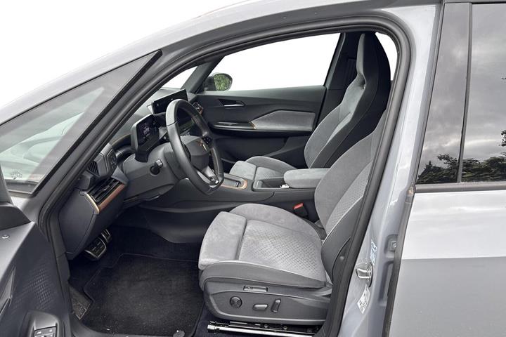 Grå Cupra Born fra 2023