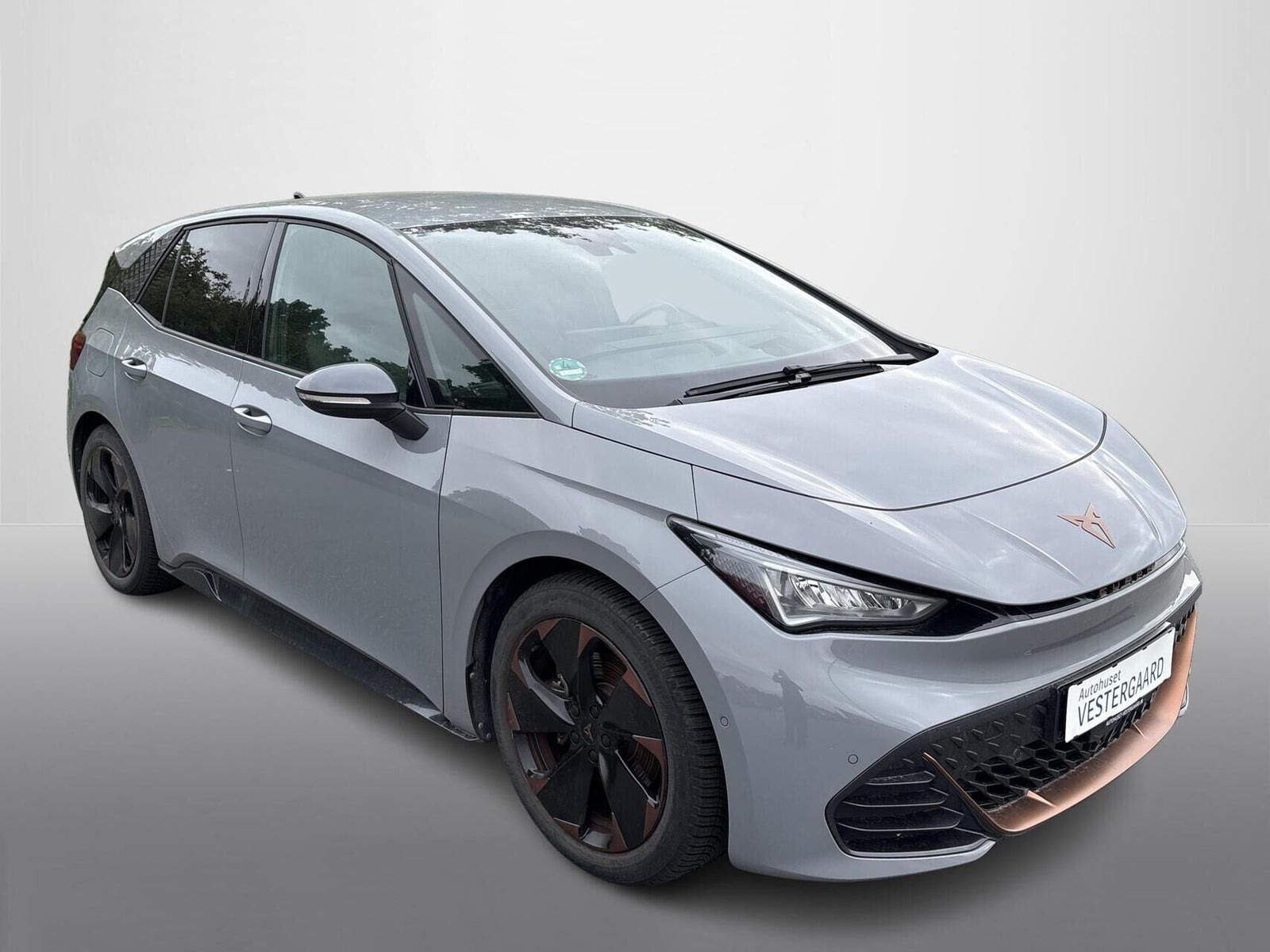 Grå Cupra Born fra 2023