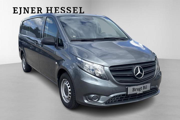 Grå Mercedes Vito 114 fra 2022