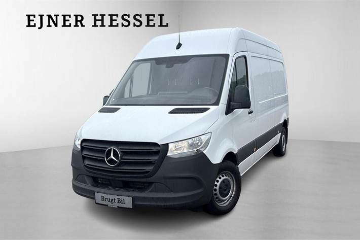 Hvid Mercedes Sprinter 215 fra 2023