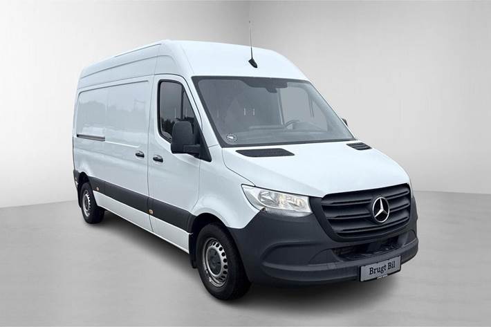 Hvid Mercedes Sprinter 215 fra 2023