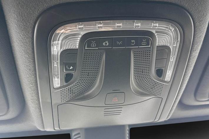 Hvid Mercedes Sprinter 215 fra 2023
