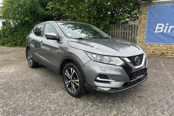 Grå Nissan Qashqai fra 2020