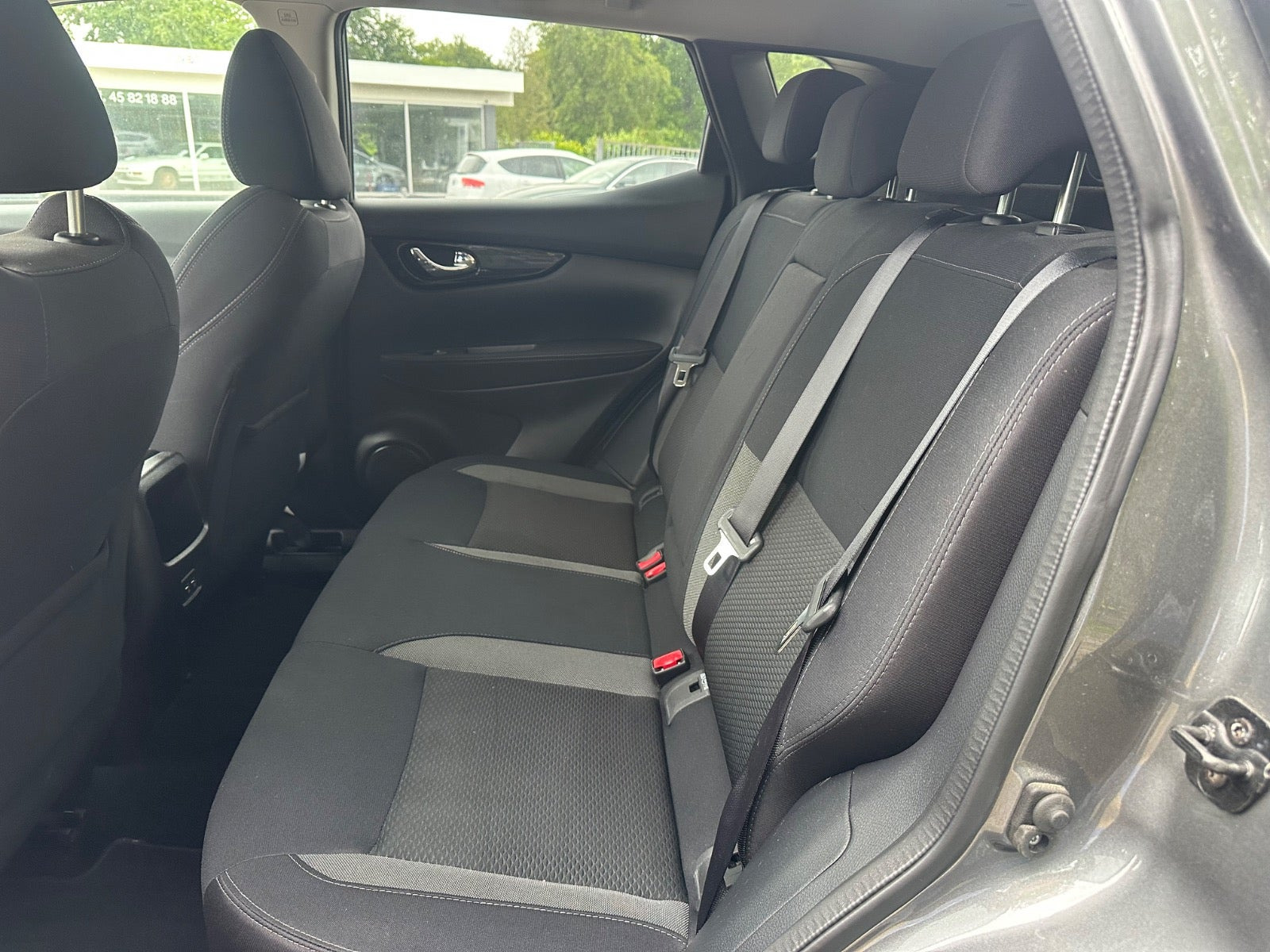 Grå Nissan Qashqai fra 2020