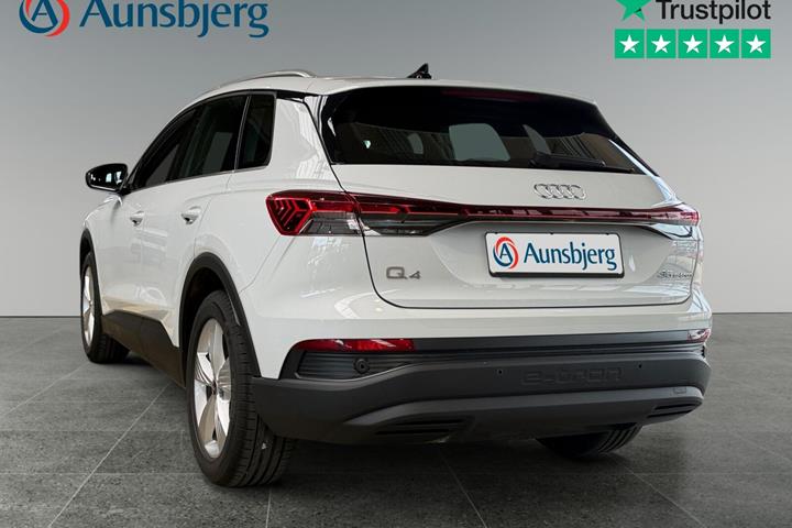 Hvid Audi Q4 e-tron fra 2022