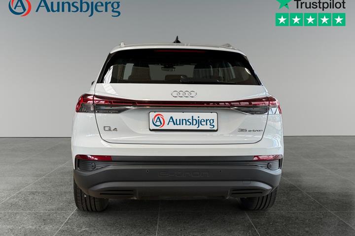 Hvid Audi Q4 e-tron fra 2022