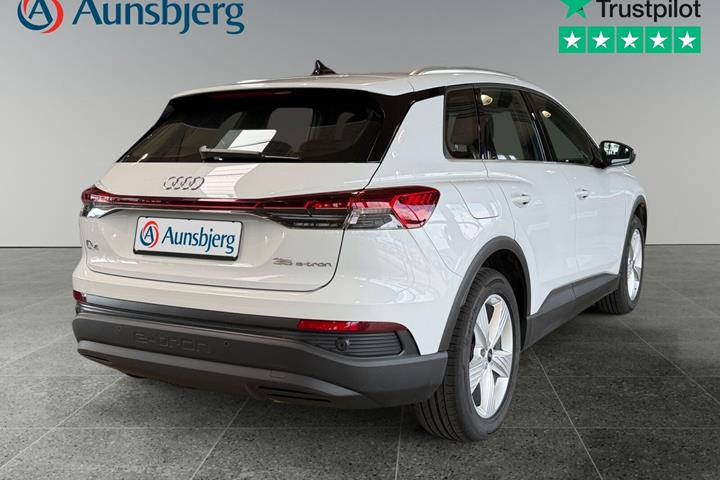 Hvid Audi Q4 e-tron fra 2022