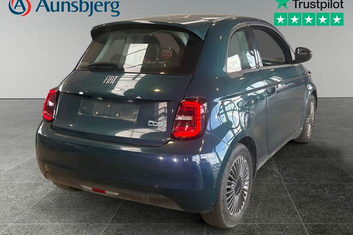 Blå Fiat 500e fra 2022