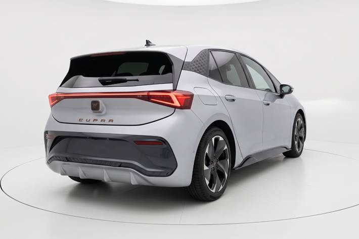 Sølv Cupra Born fra 2023