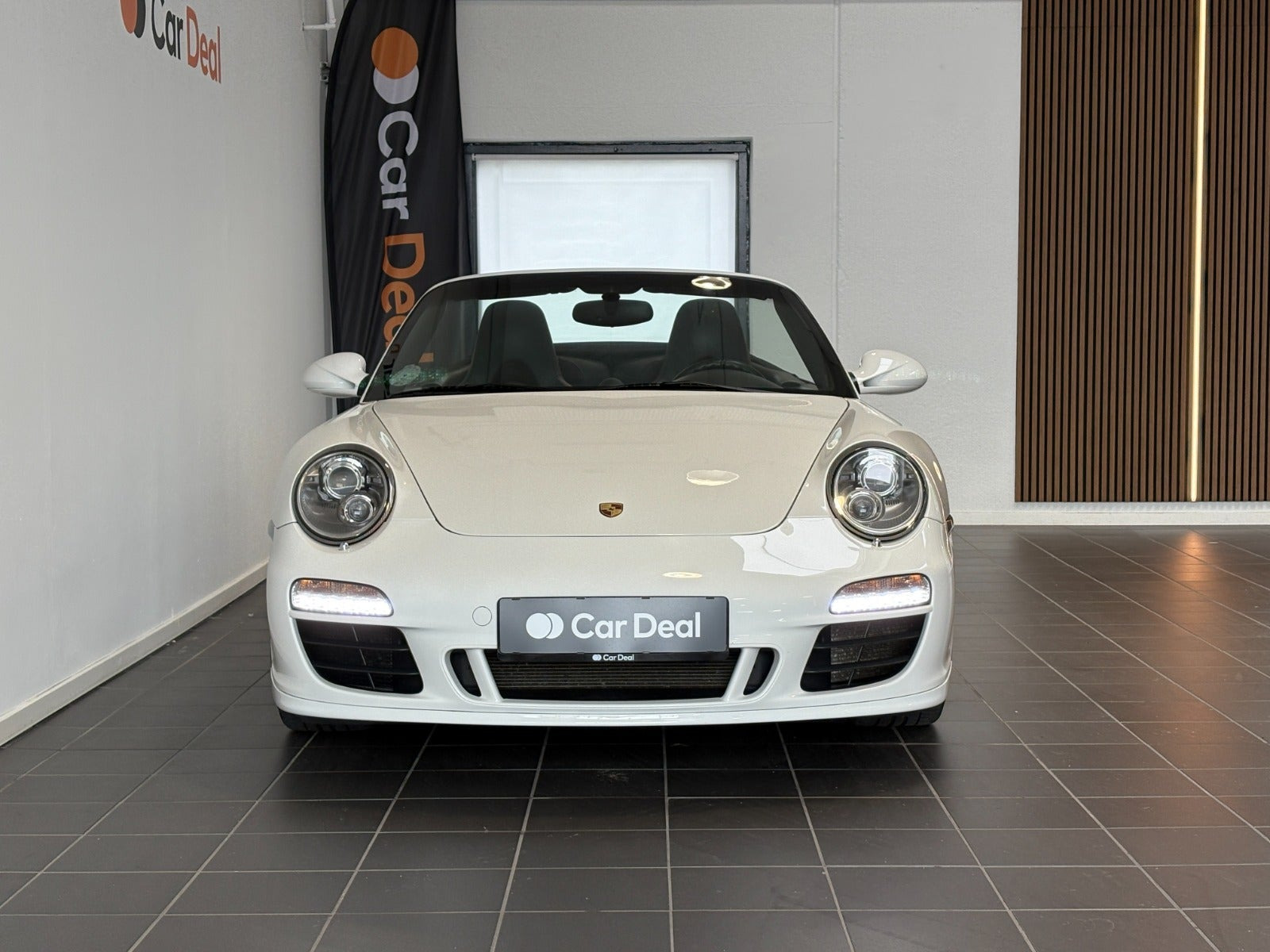 Hvid Porsche 911 Carrera 4 GTS fra 2012