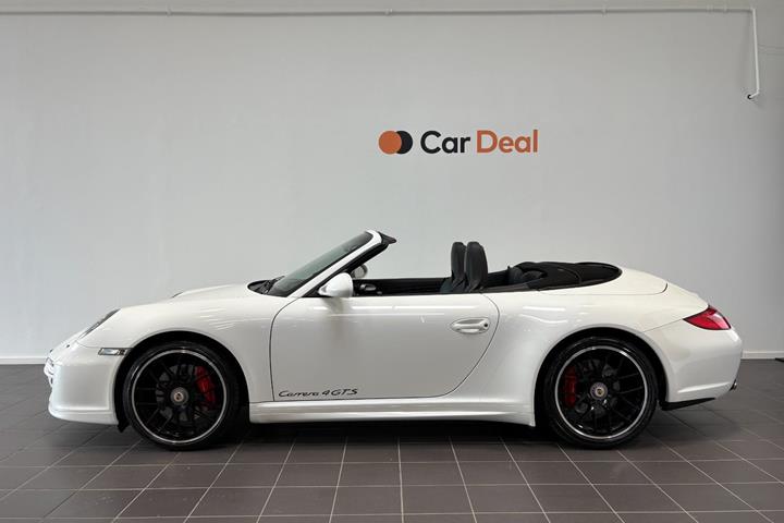 Hvid Porsche 911 Carrera 4 GTS fra 2012