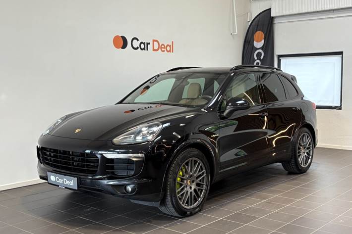 Sort Porsche Cayenne S fra 2017