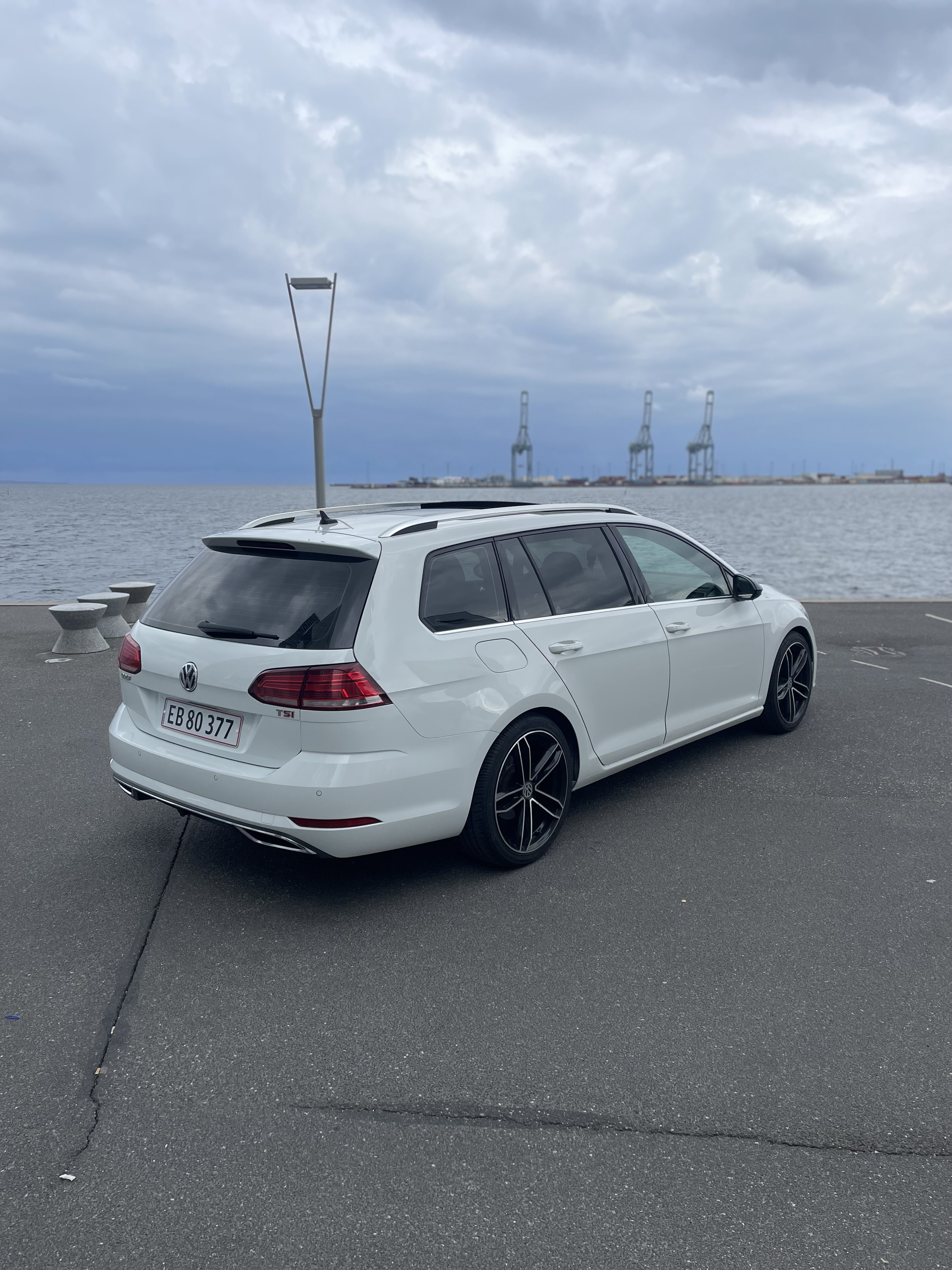 Hvid VW Golf fra 2017