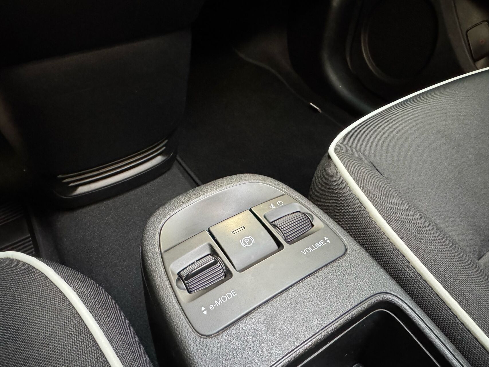 Hvid Fiat 500e fra 2023