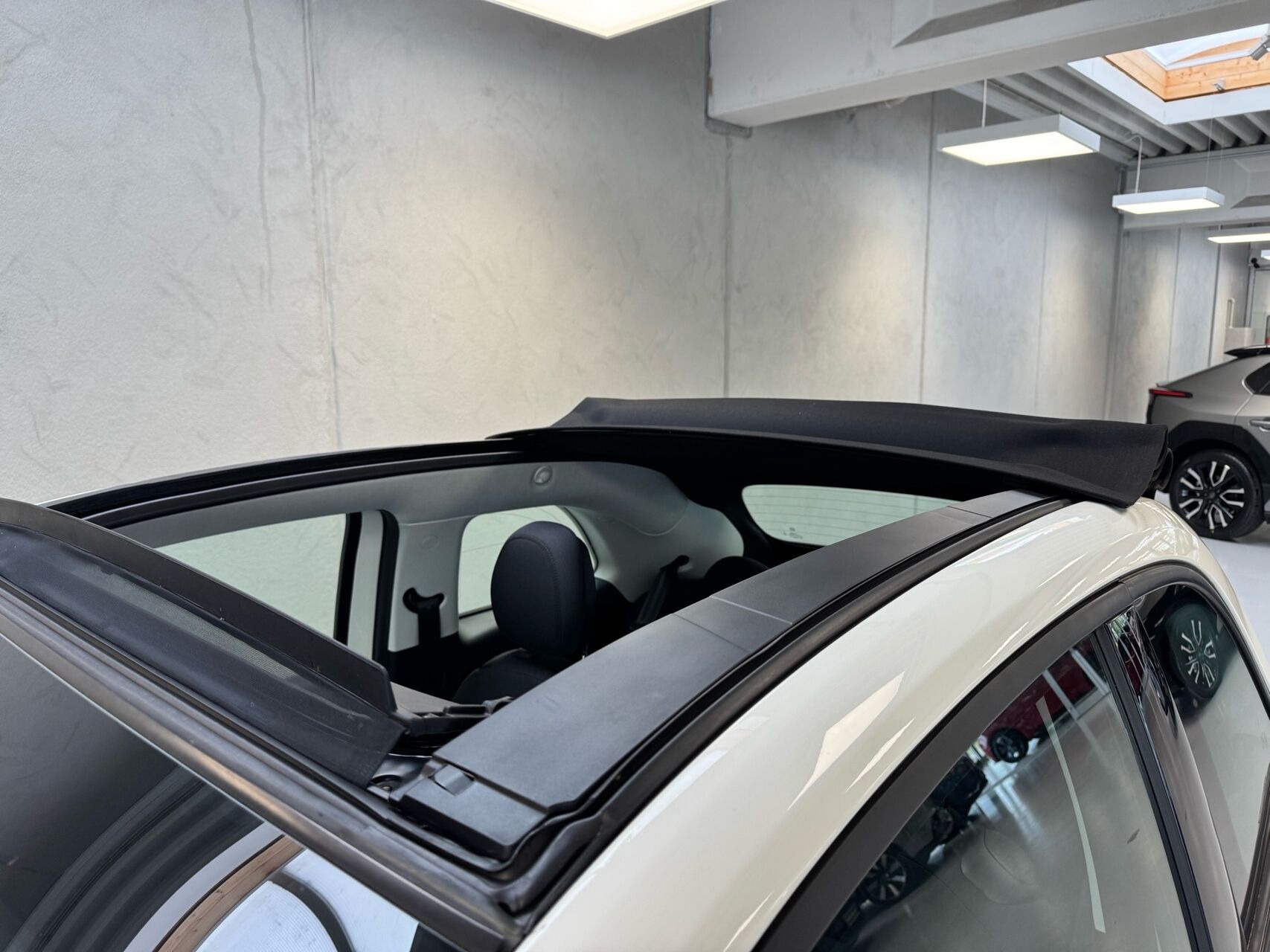Hvid Fiat 500e fra 2023
