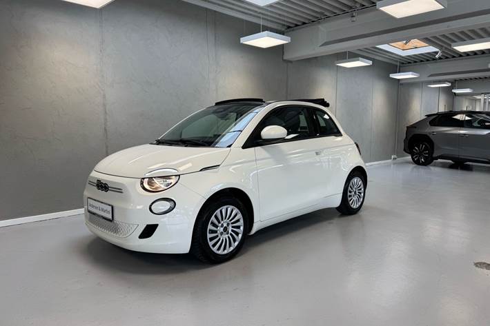 Hvid Fiat 500e fra 2023