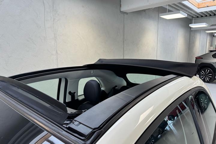 Hvid Fiat 500e fra 2023