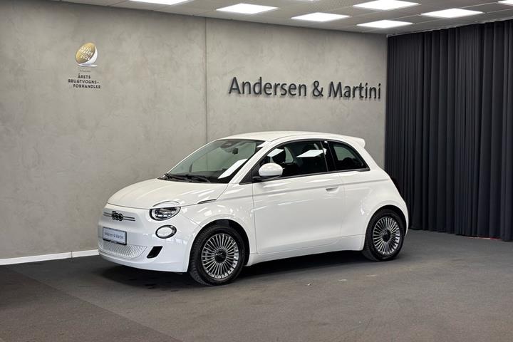 Hvid Fiat 500e fra 2023