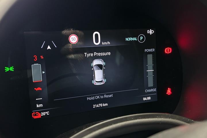 Hvid Fiat 500e fra 2023