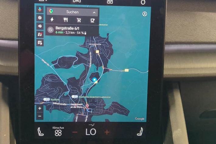 Blå Polestar 2 fra 2022