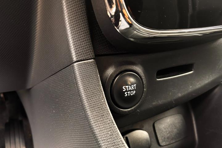 Sort Renault Clio IV fra 2014