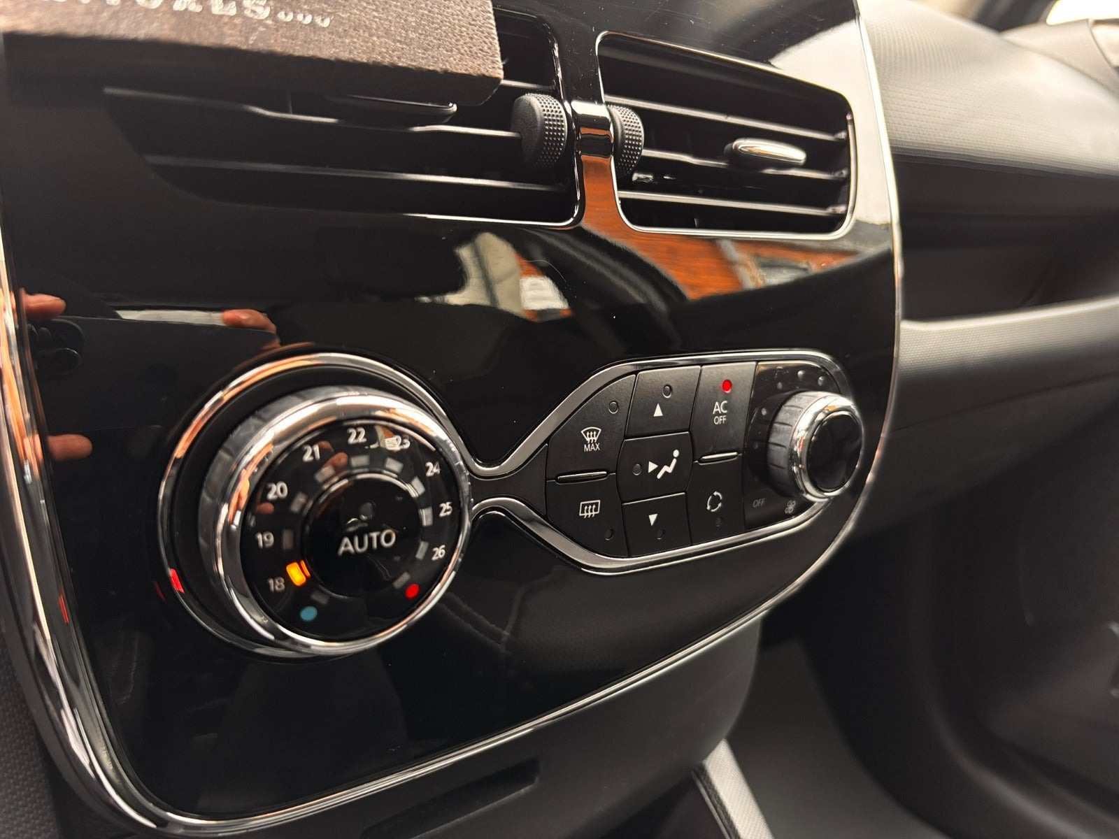 Sort Renault Clio IV fra 2014